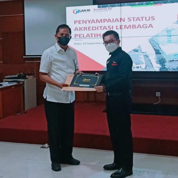 Penilaian Akhir Akreditasi BPSDMD Provinsi Sulawesi Tengah Sebagai Lembaga Penyelenggara Pelatihan Terakreditasi BINTANG SATU dan Program Pelatihan Dasar Terakreditasi ( A )