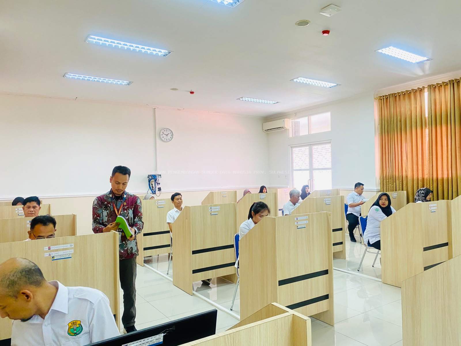 BPSDMD Provinsi Sulawesi Tengah Menyelenggarakan Ujian Kompetensi (UKOM) Pengadaan Barang Jasa (PBJ) Pemerintah Level 1